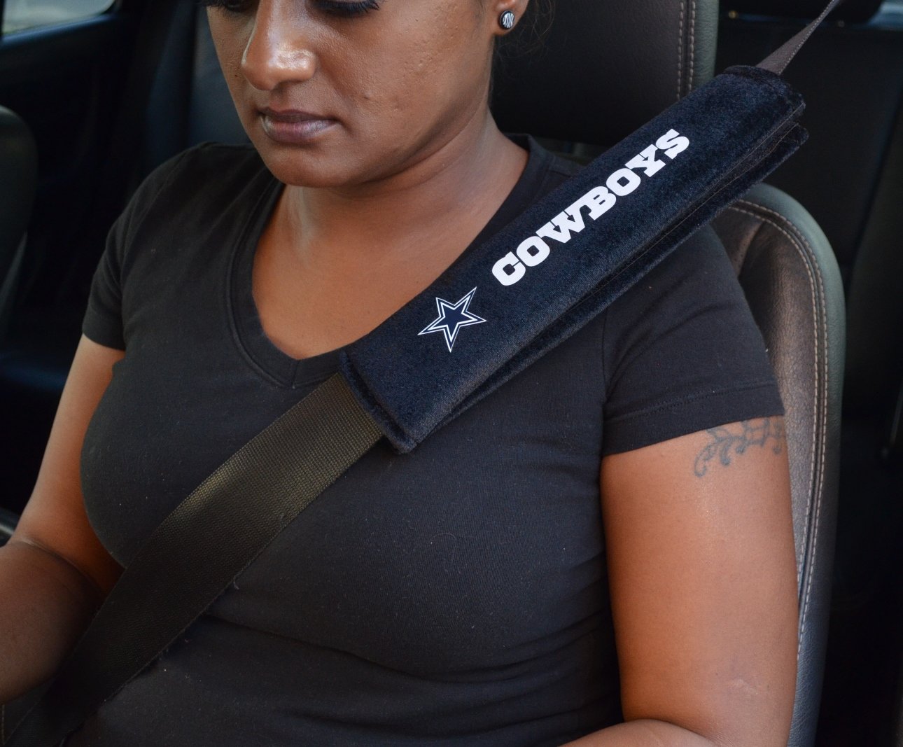 Official National Football League NFL Fan Shop Authentic 2-pack Seat Belt/shoulder Strap Cover. Team Seatbelt Covers - Drive and Passenger or Duffle Bag Strap Cover