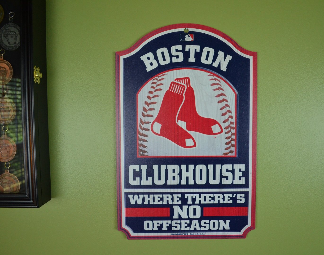 WinCraft Official Major League Baseball Fan Shop Authentic MLB Fan Cave Man Cave Premium Wooden Clubhouse Sign