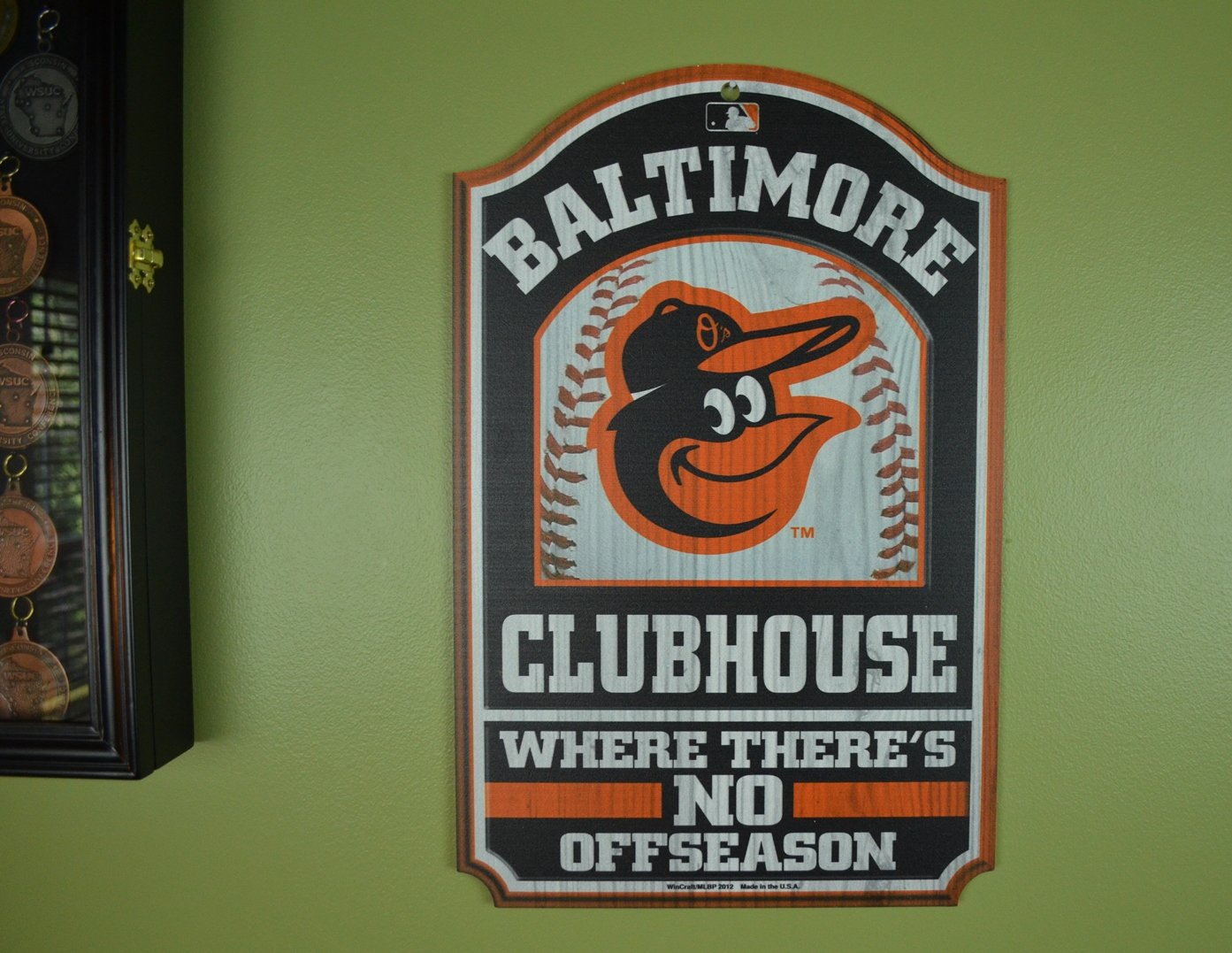 WinCraft Official Major League Baseball Fan Shop Authentic MLB Fan Cave Man Cave Premium Wooden Clubhouse Sign